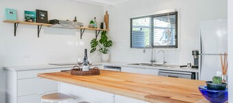 35 Degrees South 79 Laronde