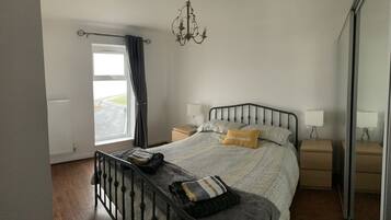 3 bedrooms, iron/ironing board, free WiFi, bed sheets