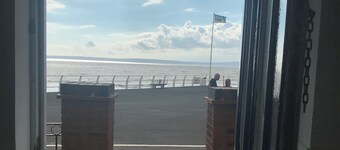 Luxury beachfront pet friendly 3 bed townhouse