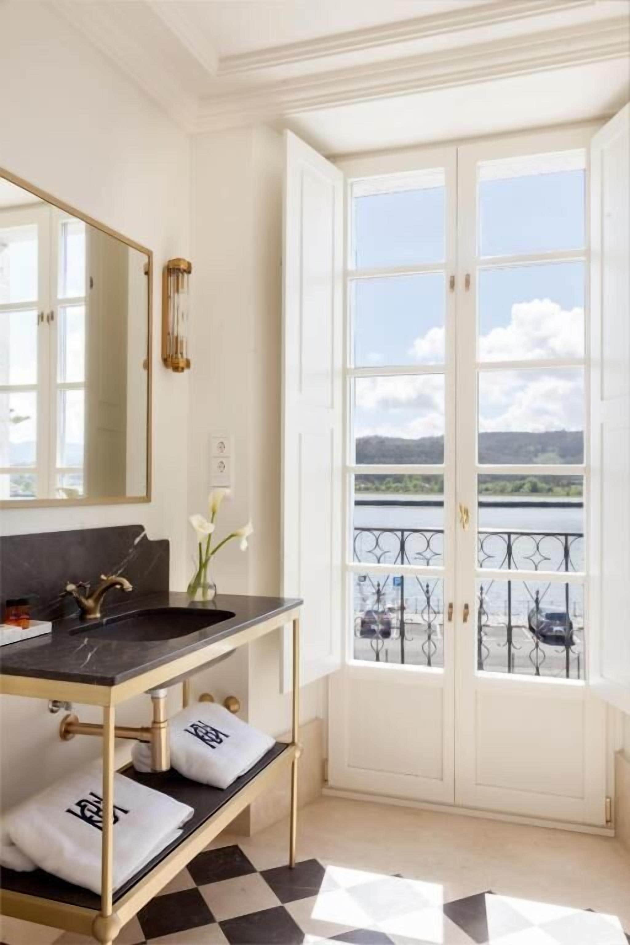 Superior tweepersoonskamer, uitzicht op rivier | Kameruitzicht