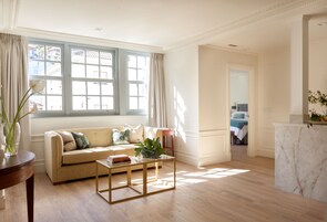 标准公寓 | 埃及棉床单、高档床上用品、记忆海绵床垫、客房内保险箱