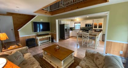 Mountain Adventure Ski house near Gore, Golf, and Hiking