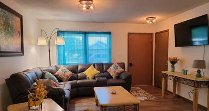 THE GARDEN HOUSE A FEW BLOCKS FROM THE WORLD'S LARGEST & FAIRVIEW PARK