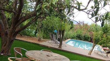 Alberca al aire libre y alberca climatizada