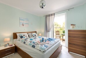 Apartment | 2 bedrooms, iron/ironing board, free WiFi, bed sheets