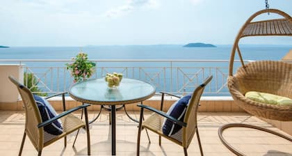 Fantastic Penthouse in Neos Marmaras
