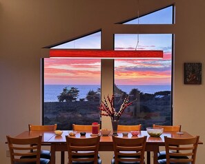 Dining - Ocean meadow home, great views, hot tub, EV charger, shared pools (Sea Ranch)