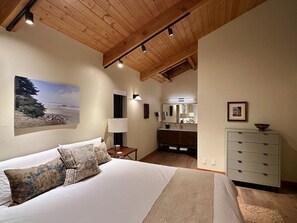 4 bedrooms, iron/ironing board, travel cot, WiFi