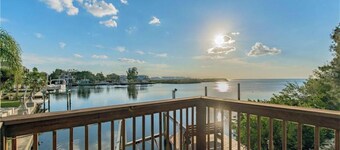 Cozy Gulf Getaway. Oceanfront with Dock