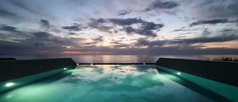 Relax Suite, Private Pool, Sea Front | Private pool