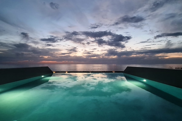 Relax Suite, Private Pool, Sea Front | Private pool