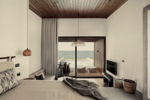 Signature Suite, Private Pool, Sea Front, Outdoor Whirlpool Bath | Vistas al mar
