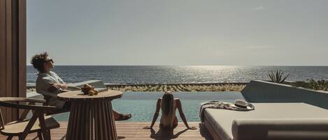 Signature Suite, Private Pool, Sea Front, Outdoor Whirlpool Bath | Hồ bơi riêng