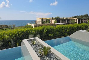 Mellow Suite, Private Pool, Sea View | Vue sur la plage/l’océan