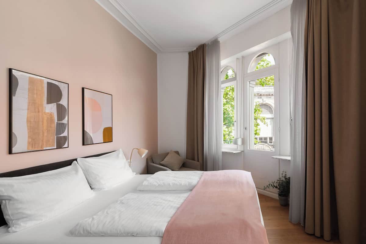 Suite, 1 habitación, balcón (M) | Escritorio, espacio para trabajar con un portátil, wifi gratis