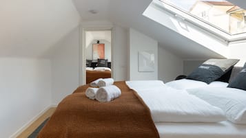 Suite de lujo, 3 habitaciones | Escritorio, espacio para trabajar con laptop y wifi gratis