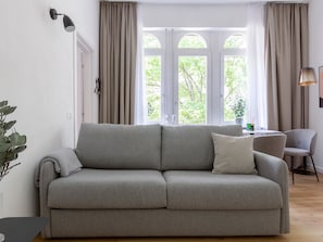 Suite, 1 chambre, balcon (M) | Coin séjour
