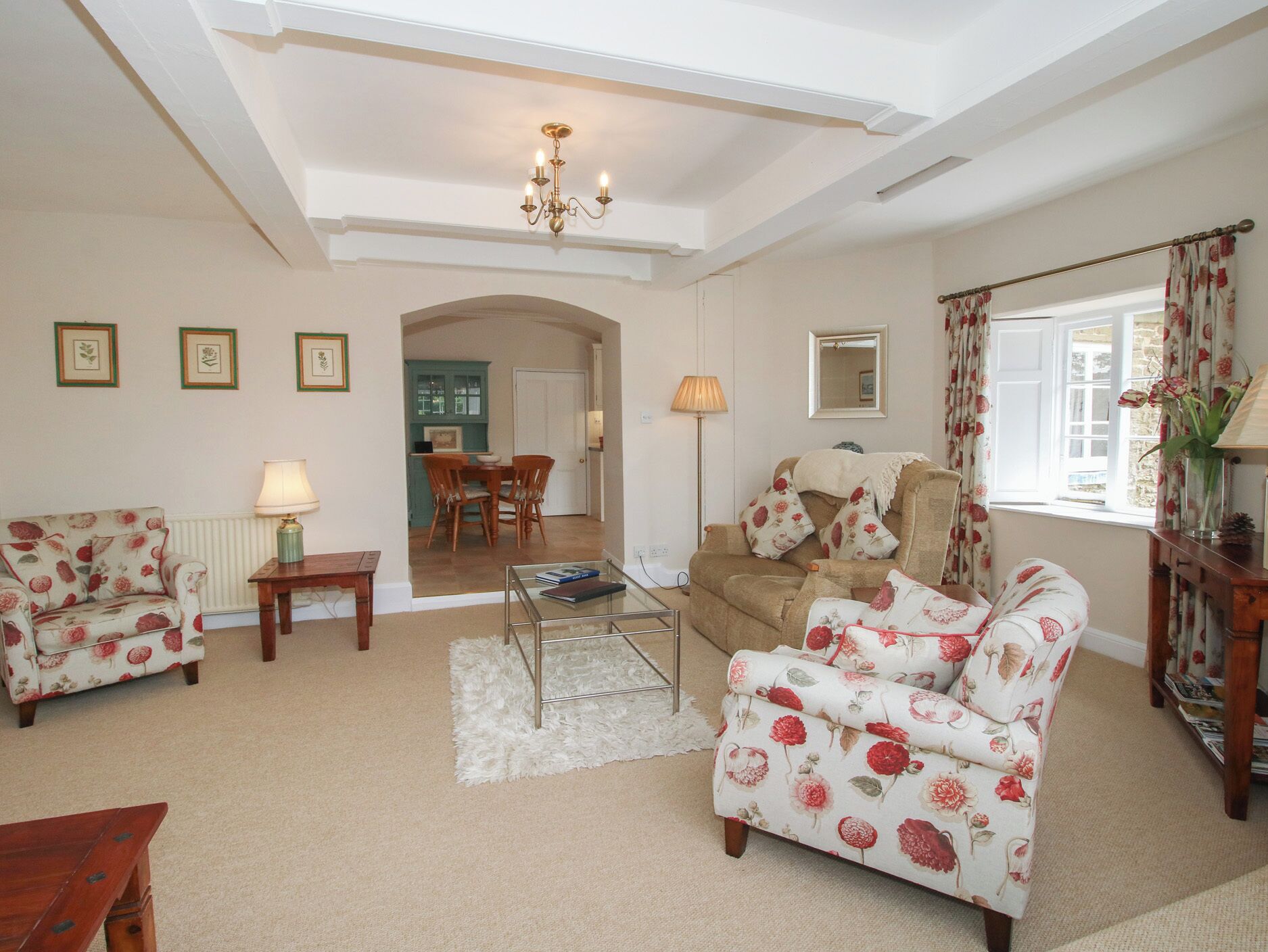 Cottage | Living area | Fireplace
