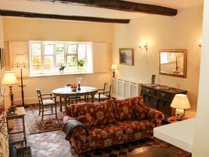 Cottage | Living room - The Butlers Quarters (Much Wenlock)