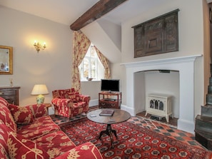 Cottage | Living area | Fireplace - The Butlers Quarters (Much Wenlock)