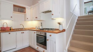 Cottage | Dapur peribadi | Peti sejuk, ketuhar gelombang mikro, mesin basuh pinggan mangkuk 