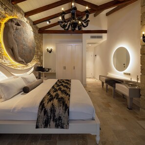 Minibar, in-room safe, individually decorated, free WiFi - Monreve Alaçatı (Cesme)