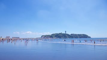 Una playa cerca