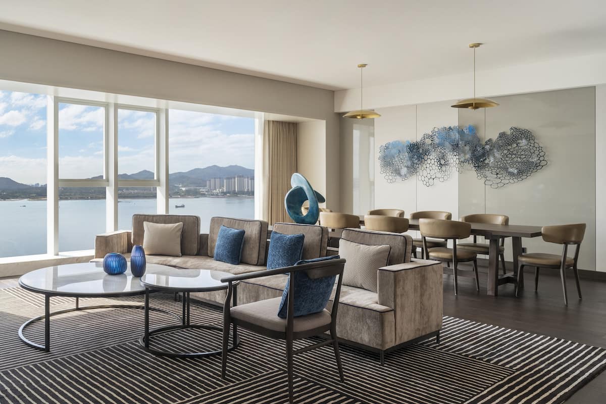 Royal Suite, 1 King Bed (Panorama View)