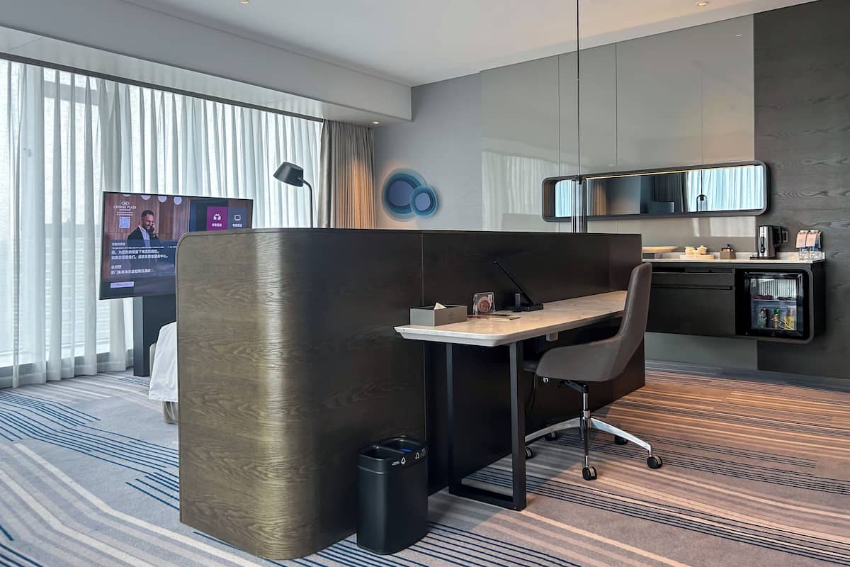 Down duvets, free minibar, in-room safe, desk