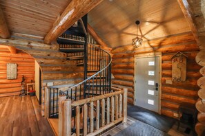 Interior - Full Log House Near Golf Course & UTV/Snowmobile Trails (Mercer)