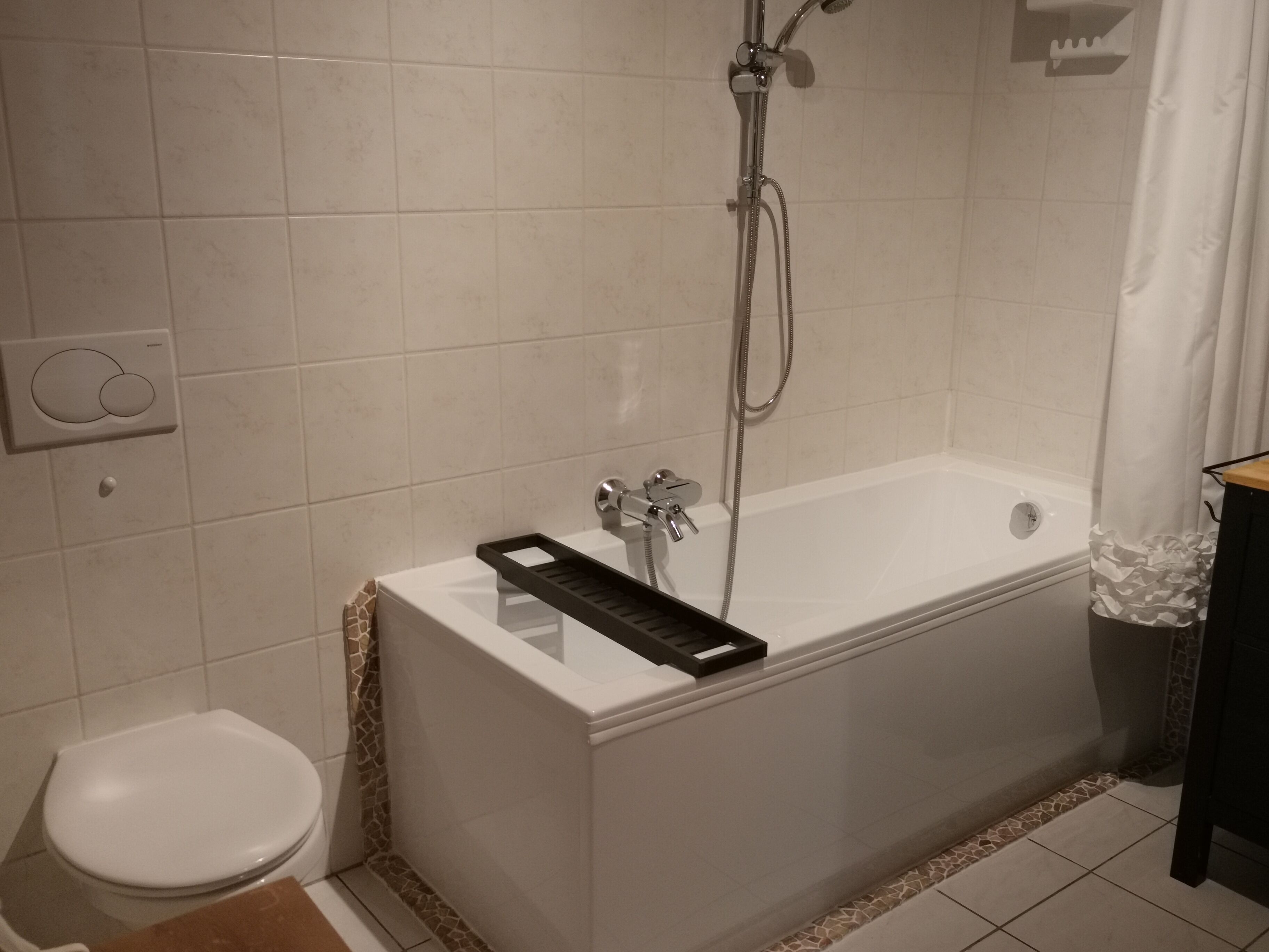Haartrockner, Seife, Shampoo, Toilettenpapier