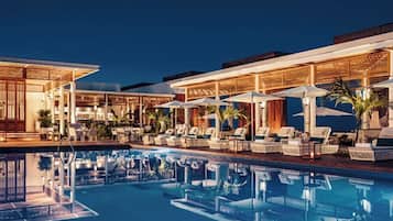 Indoor pool, outdoor pool