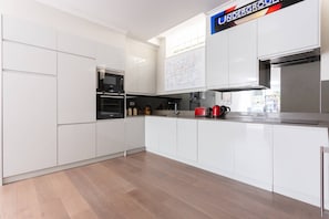 Fridge, microwave, dishwasher, coffee/tea maker