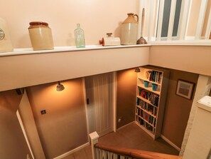 Cottage | Private kitchen | Fridge, dishwasher, electric kettle, toaster - Asta Cottage (Morpeth)