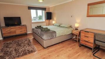 4 Schlafzimmer, individuell dekoriert, individuell eingerichtet