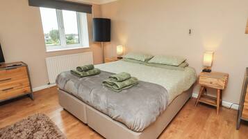4 Schlafzimmer, individuell dekoriert, individuell eingerichtet