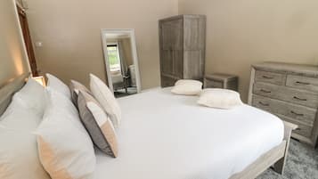 Cottage | 4 bedrooms, individually decorated, individually furnished, free WiFi