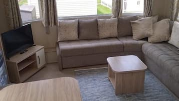 Chalet | Ruang keluarga | Televisi 30-inci dengan saluran TV digital