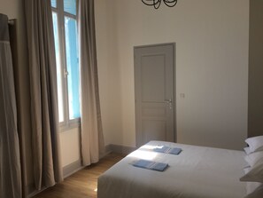 1 chambre, fer et planche Ă repasser, lit parapluie, Wi-Fi gratuit