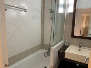 Badekar, hårtørrer