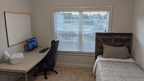 5 Schlafzimmer, Schreibtisch, kostenloses WLAN, Bettwäsche