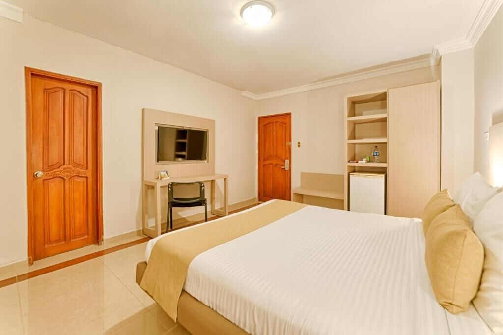 Comfort Double Room | Desk, blackout drapes, free WiFi, bed sheets