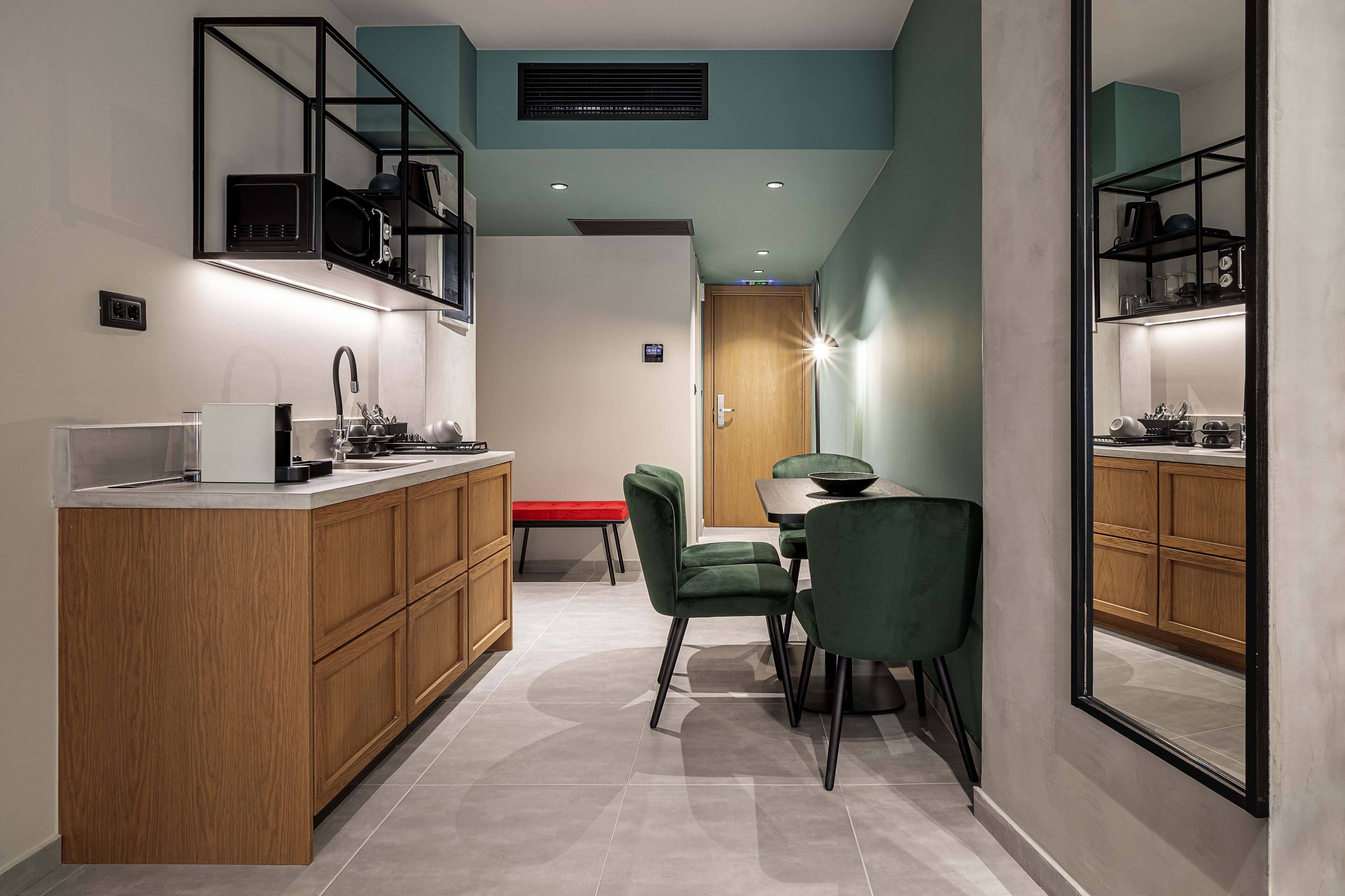 deluxe suite, 2 bedrooms, connecting rooms | private kitchen | mini-fridge, microwave, espresso maker, coffee/tea maker