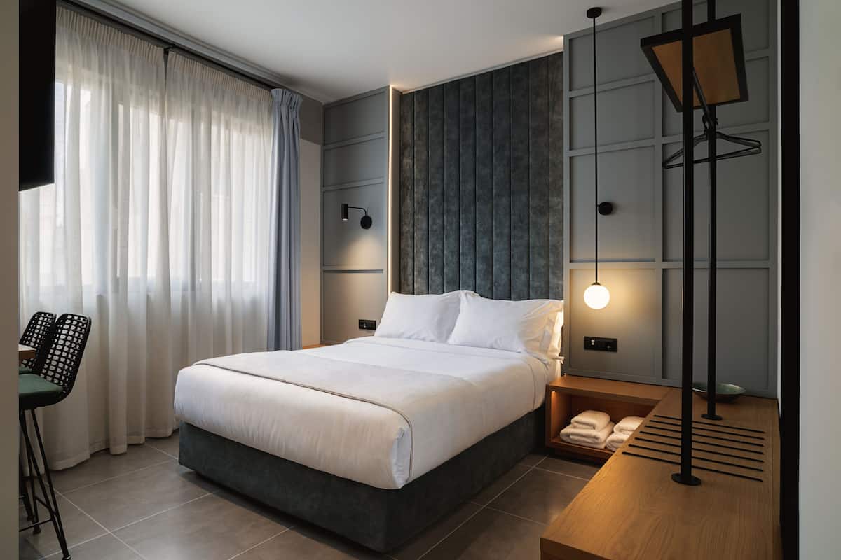 Premium bedding, minibar, in-room safe, blackout drapes