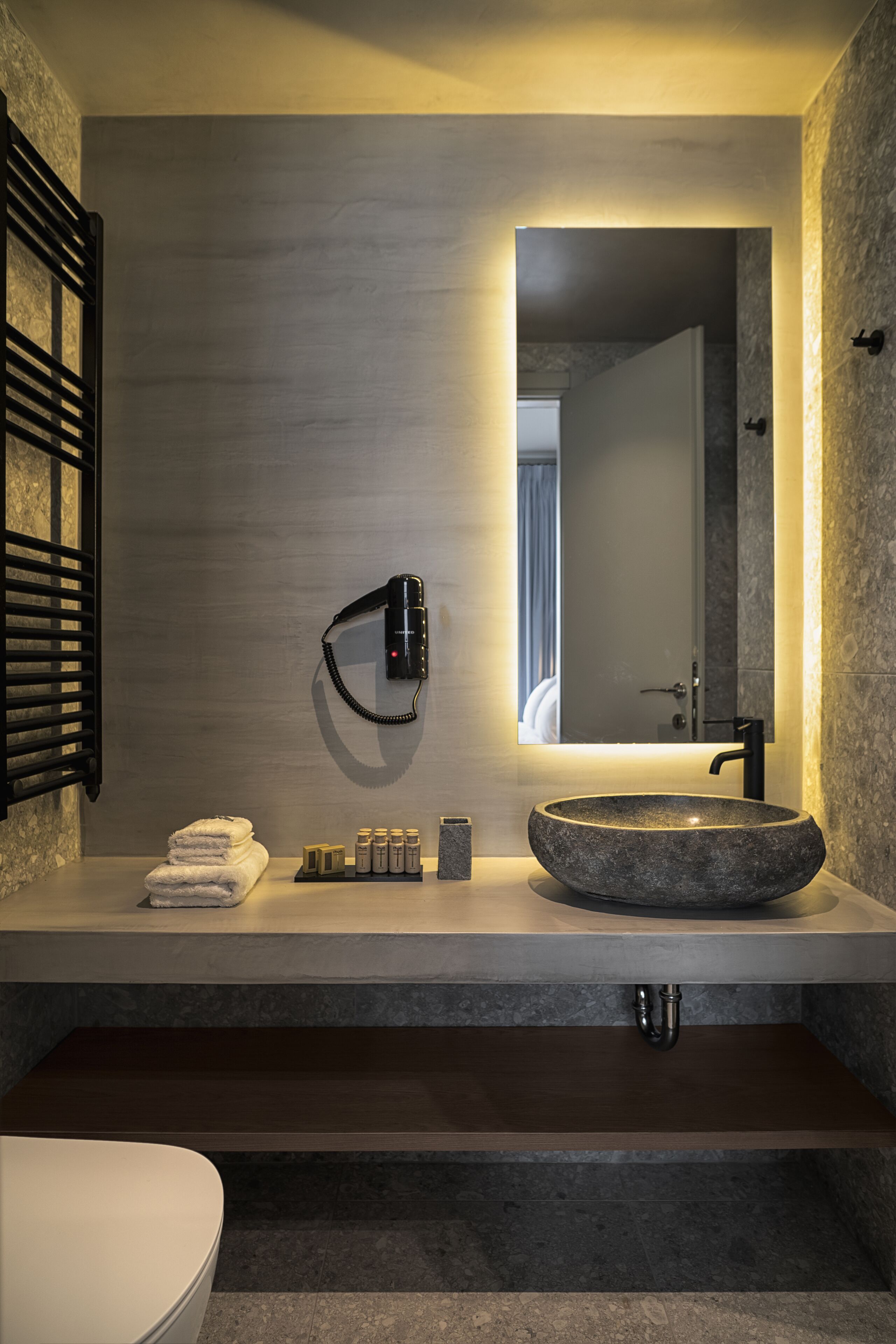 executive room, balcony | bathroom | shower, rainfall showerhead, hair dryer, slippers