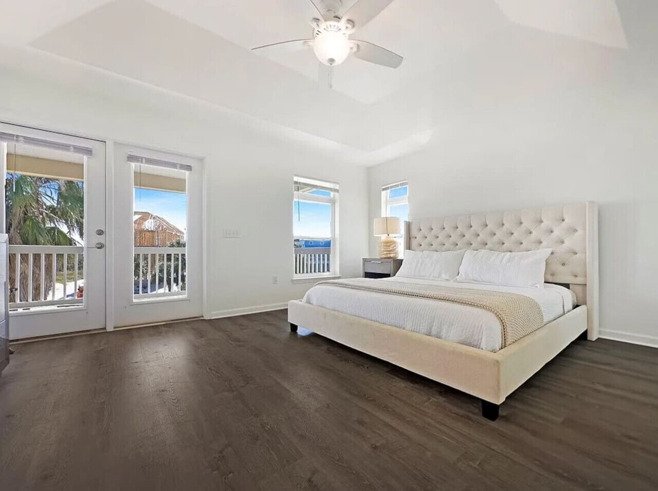 3 slaapkamers, een strijkplank/strijkijzer, wifi