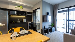 Deluxe Apartment | Living area - Nomah - Aptos por Temporada em Pinheiros (São Paulo)