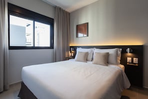Apartamento luxo | 2 quartos, espaço de trabalho para notebook, cortinas blackout