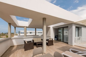 Bungalow, 3 camere da letto, vista mare (Terrace) | Una cassaforte in camera, una scrivania, postazione laptop