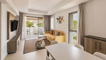 In-room safe, desk, laptop workspace, iron/ironing board